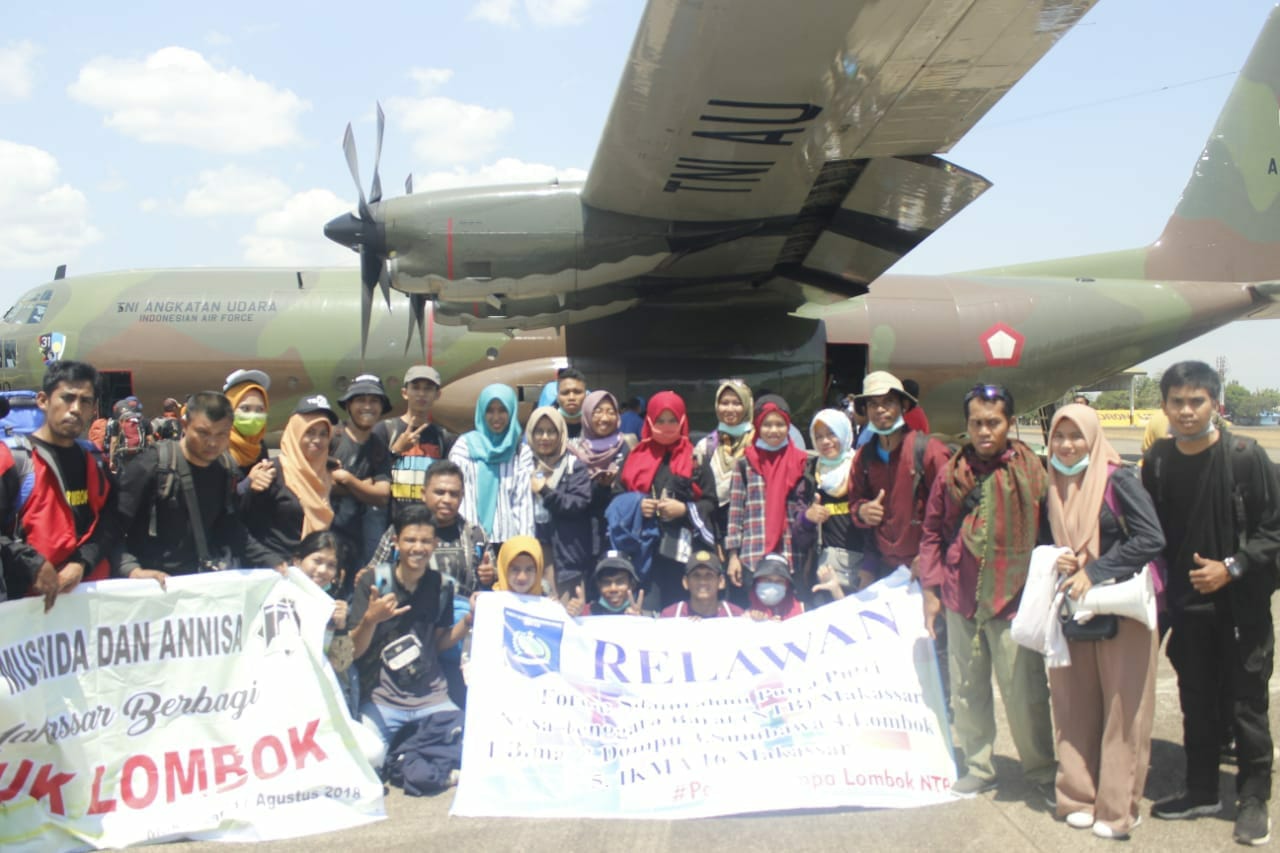 Gambar Mahasiswa FKIK Jadi Relawan di Lombok 